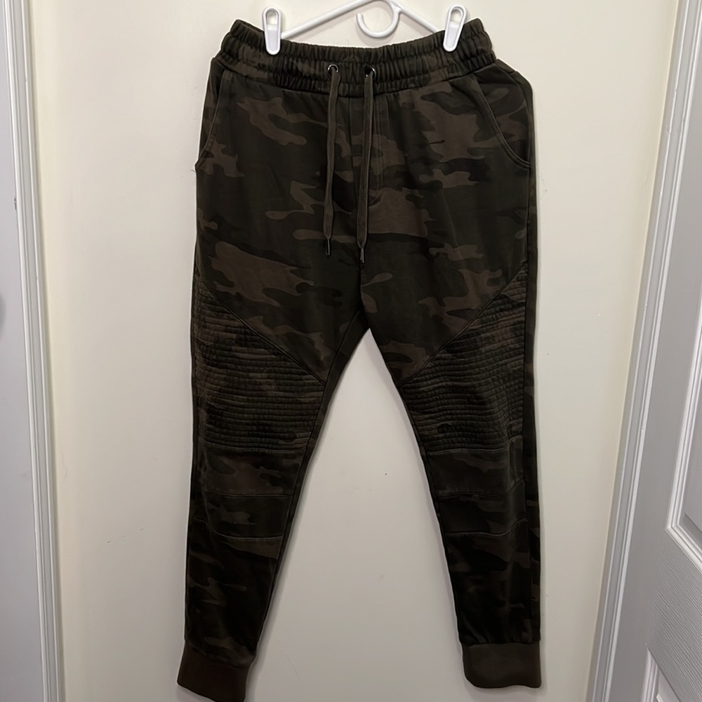 Urban ID Camo Army Drawstring Joggers Size Medium